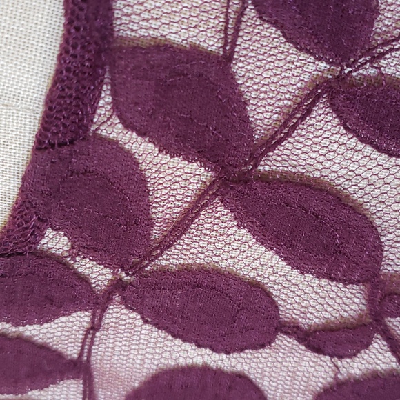 💐 FREE PEOPLE Plum Purple Sheer Lace Dress Hankerchief Hem SIZE 4 - Picture 10 of 17
